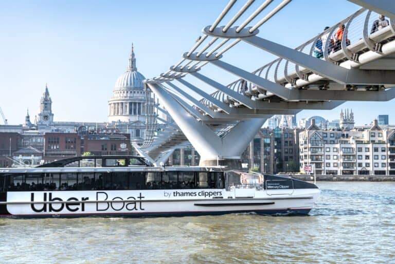 Bus City Sightseeing Hop-on Hop-off + Uber Boat