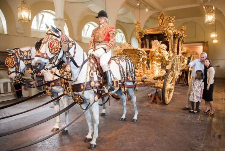 Visite des écuries royales