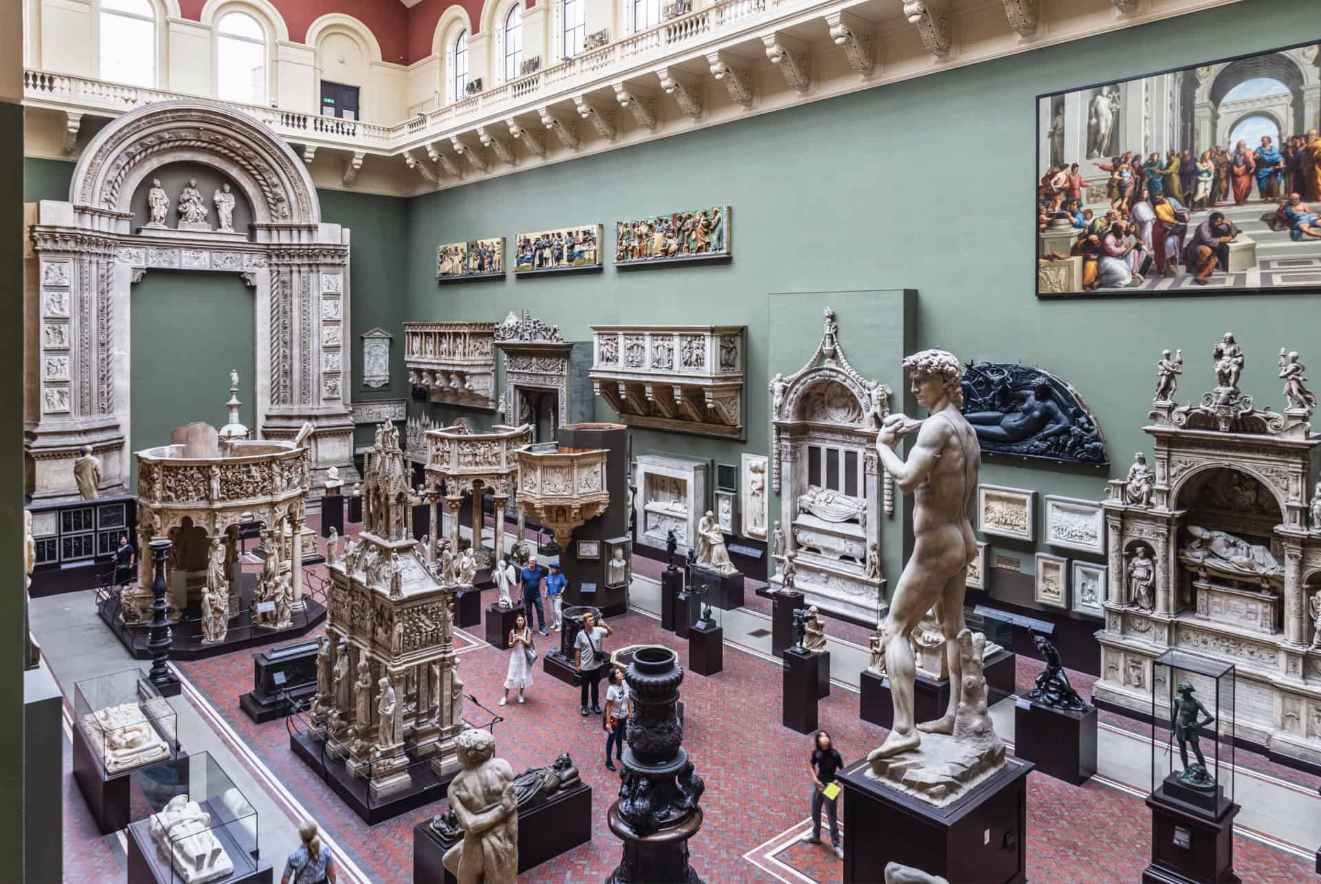 sculptures et arts decoratifs au victoria and albert museum