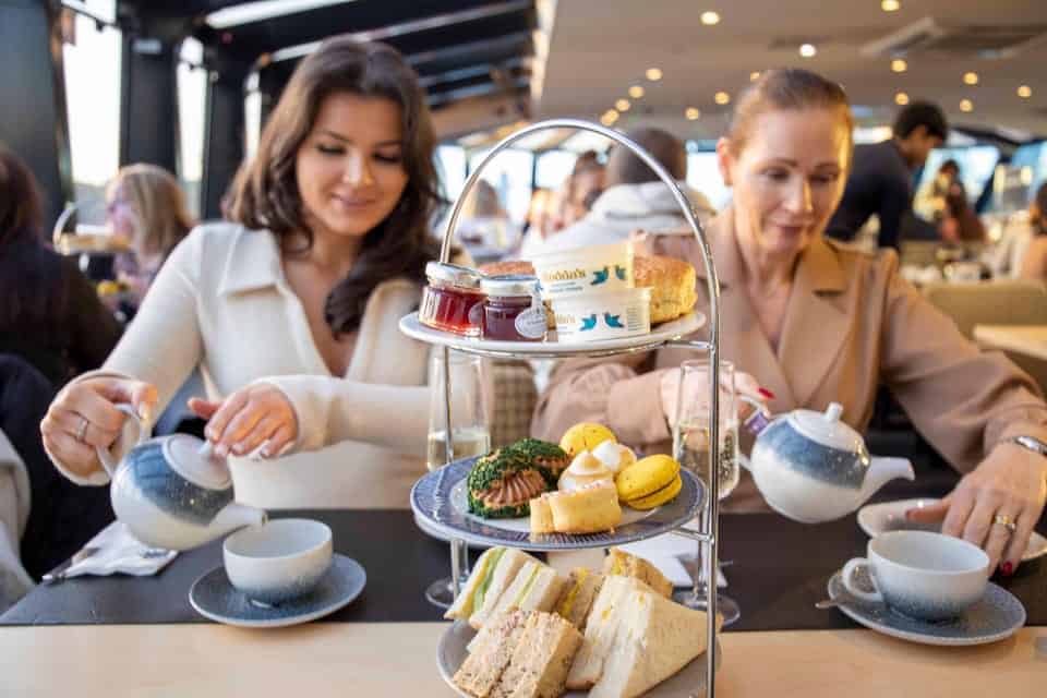 croisiere afternoon tea sur la tamise croisiere afternoon tea sur la tamise