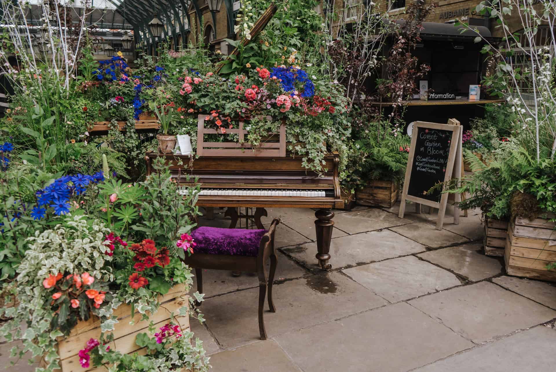 piano decore de fleurs a covent garden piano decore de fleurs a covent garden