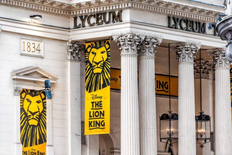 Assistez à une comédie musicale dans le West End ! 🎭