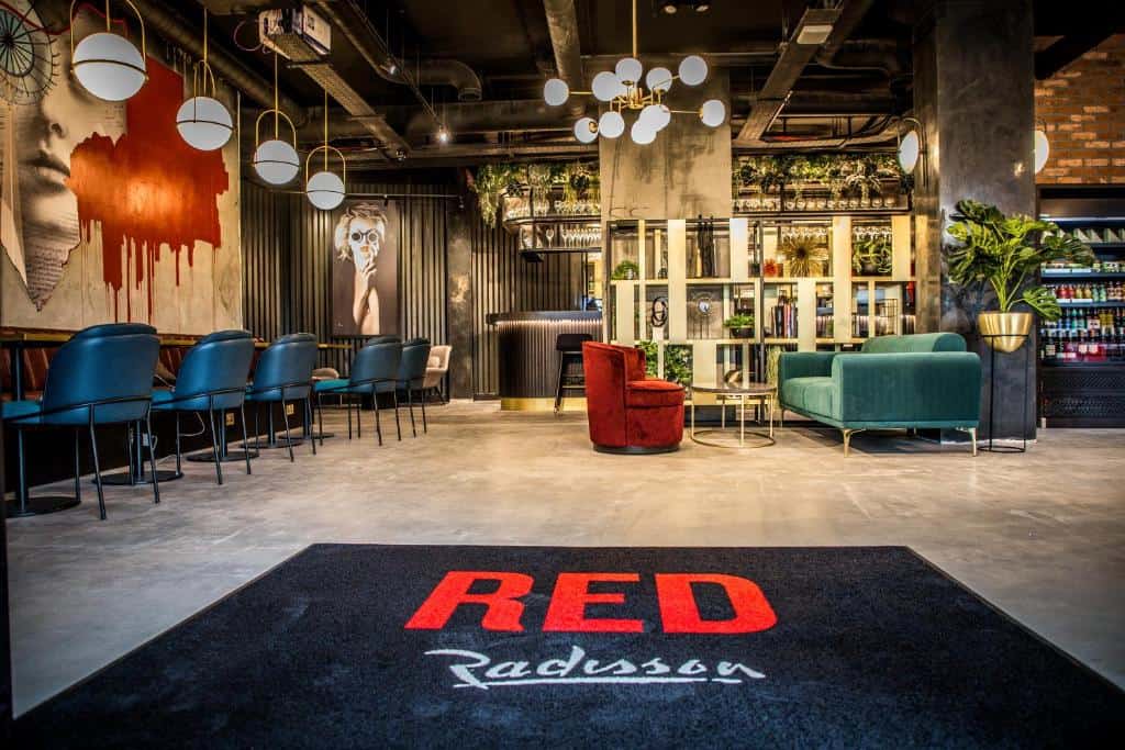 radisson red