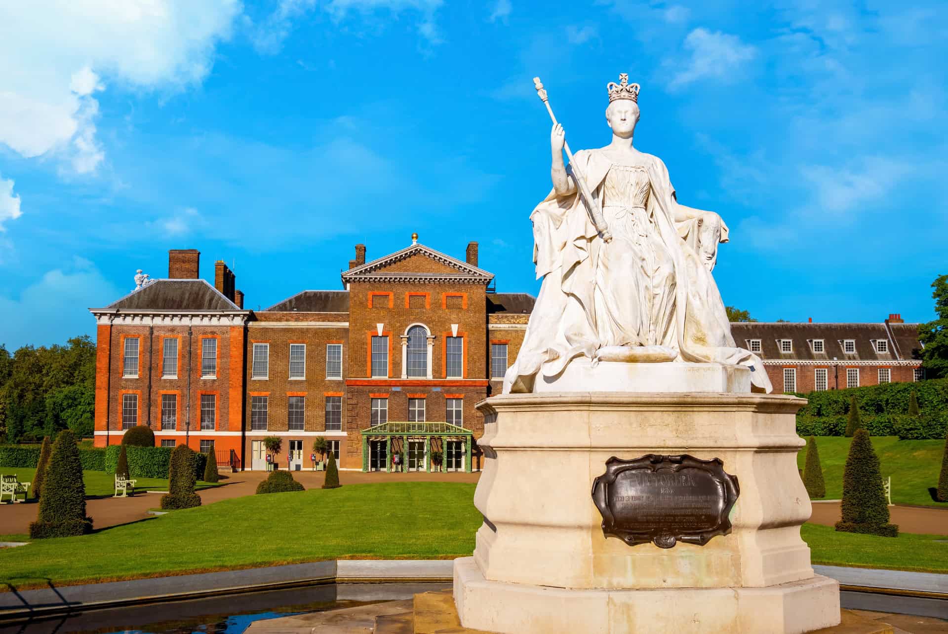 kensington palace statue reine victoria kensington palace statue reine victoria