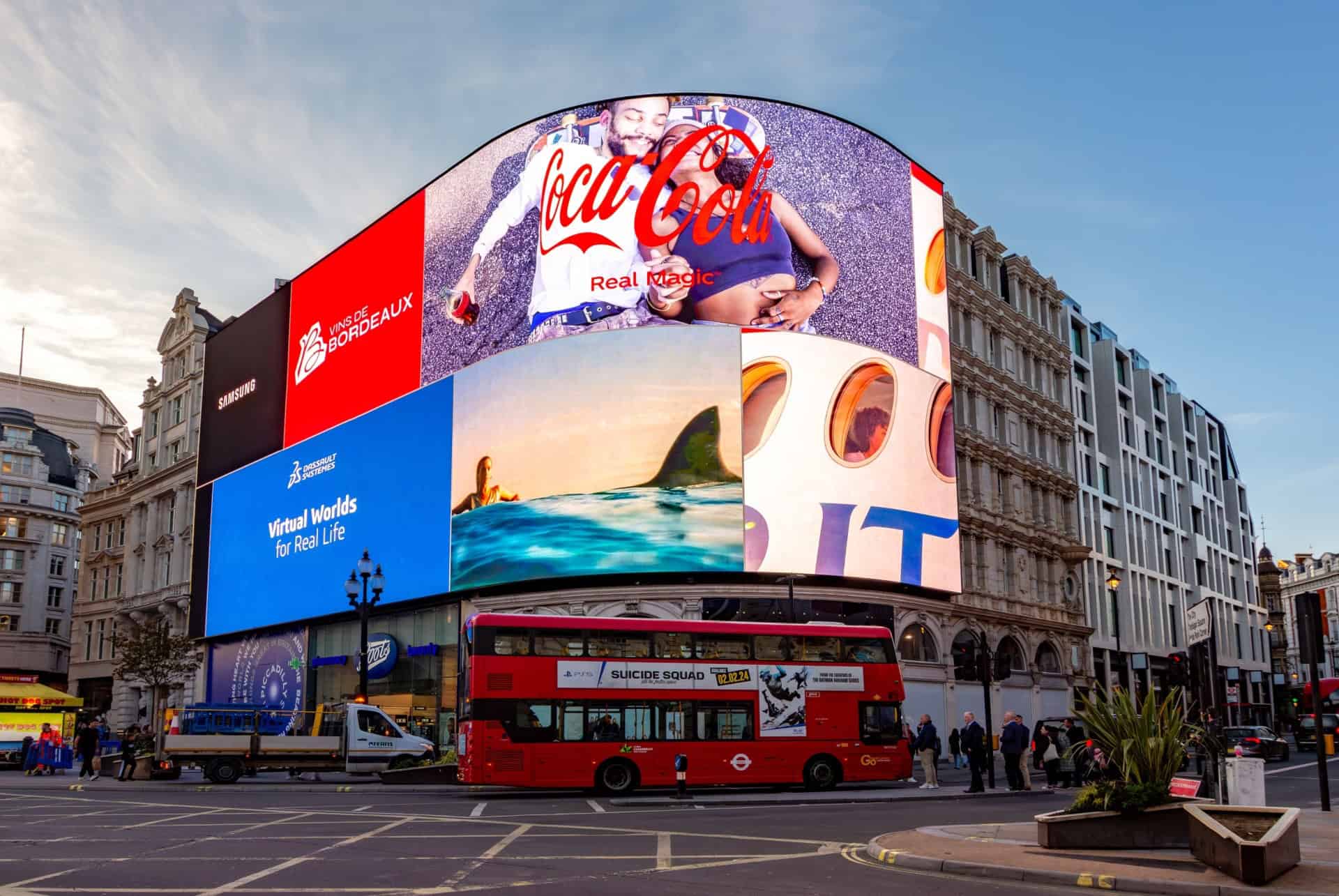 neons piccadilly circus neons piccadilly circus