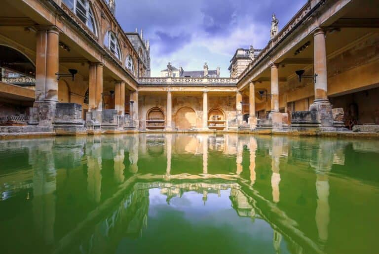 Visite d'une jounée du château de Windsor, de Stonehenge et de Bath